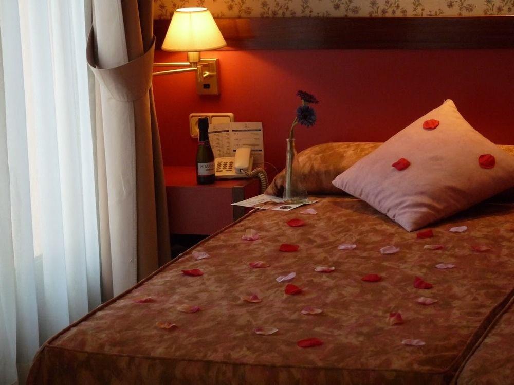 Hotel Jardin De Аранхес Екстериор снимка